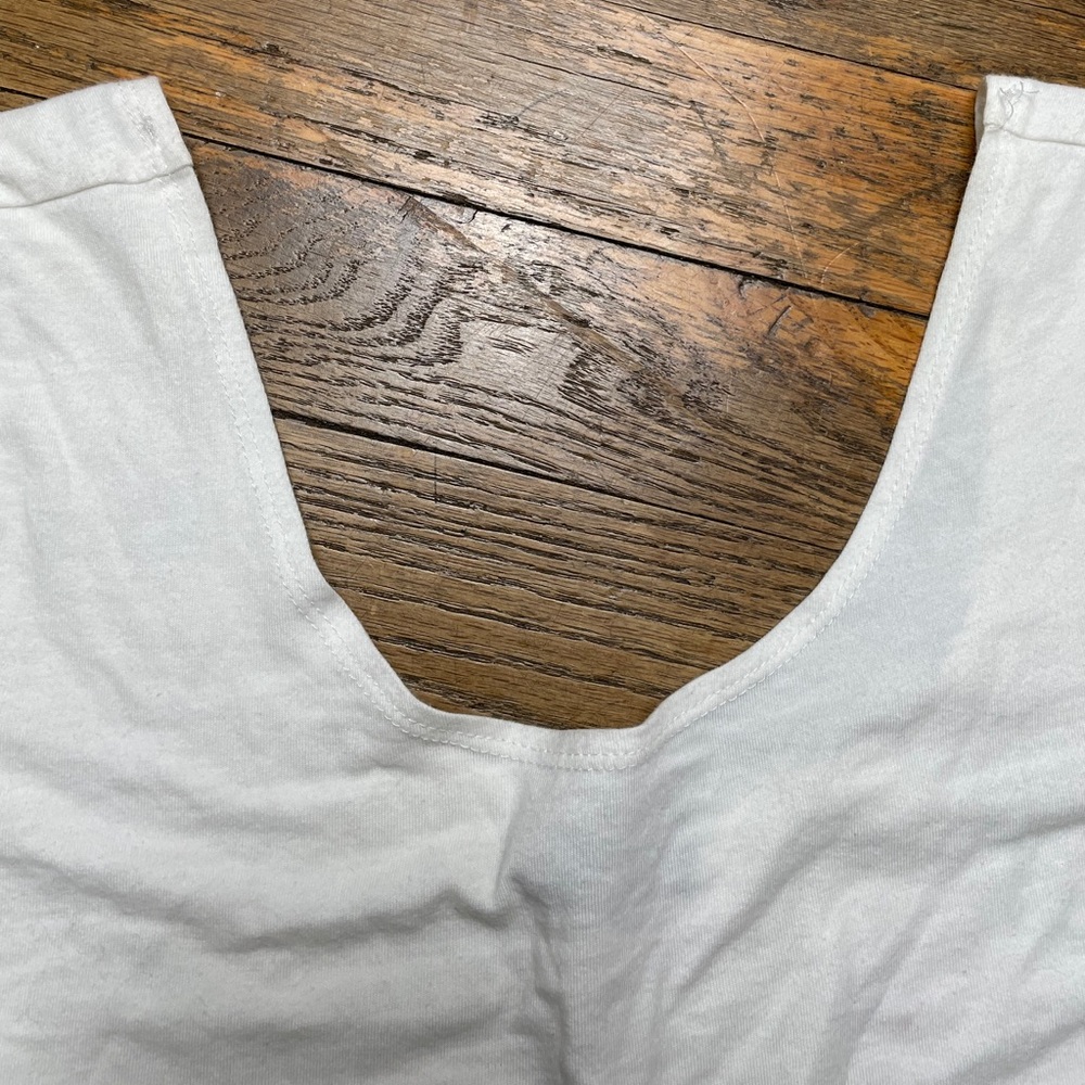 Basic essentials:white crop top - Picture 2 of 5